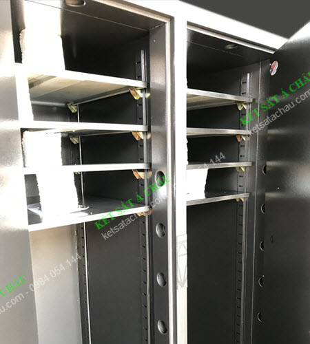 Két sắt siêu cường 2 cửa khóa cơ kích thước lớn. Két sắt siêu cường 2 cửa khóa cơ kích thước lớn.